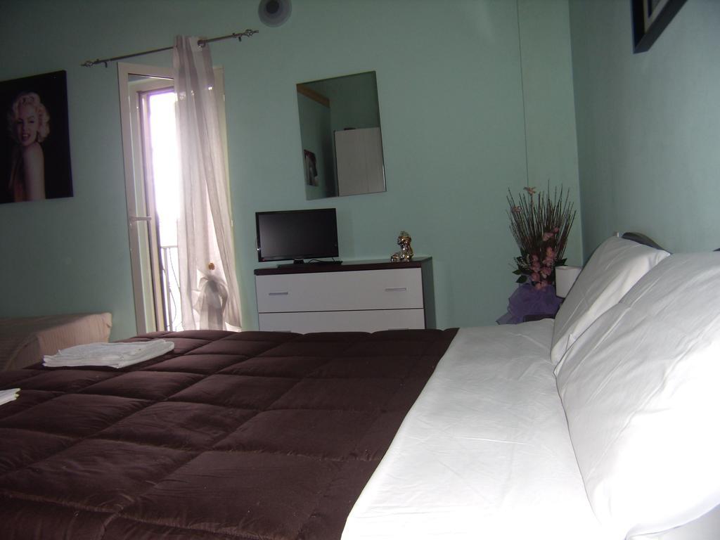 Casa Vacanza La Rondine Valmontone Bagian luar foto