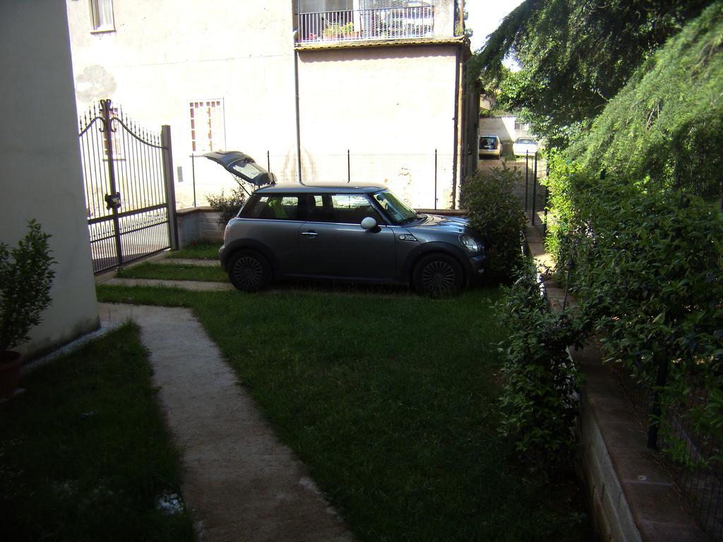 Casa Vacanza La Rondine Valmontone Bagian luar foto