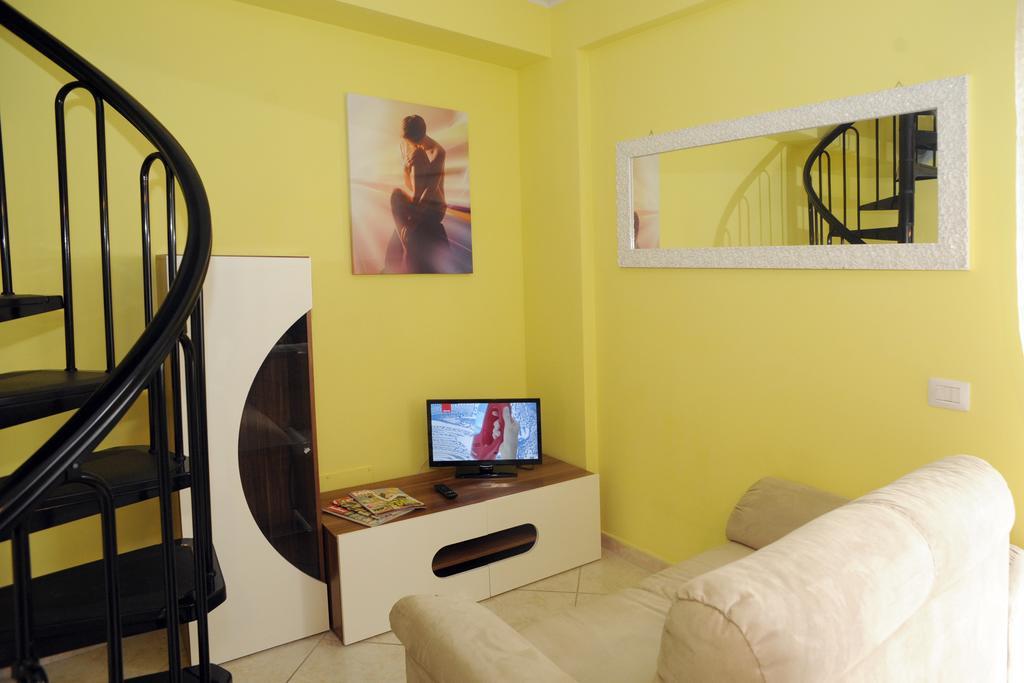 Casa Vacanza La Rondine Valmontone Bagian luar foto