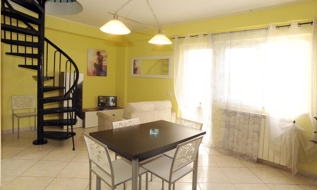 Casa Vacanza La Rondine Valmontone Bagian luar foto